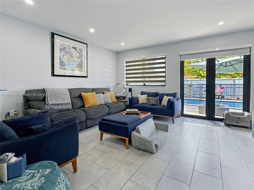 En Venta: $849,000 (4 camas, 2 baños, 1648 Pies cuadrados)