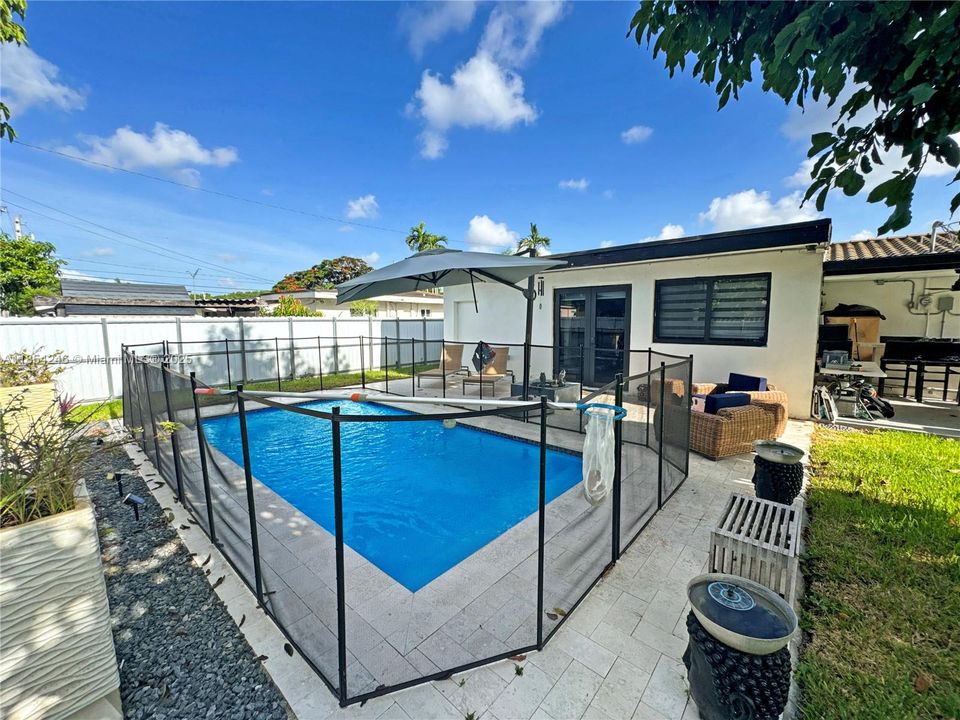 En Venta: $849,000 (4 camas, 2 baños, 1648 Pies cuadrados)