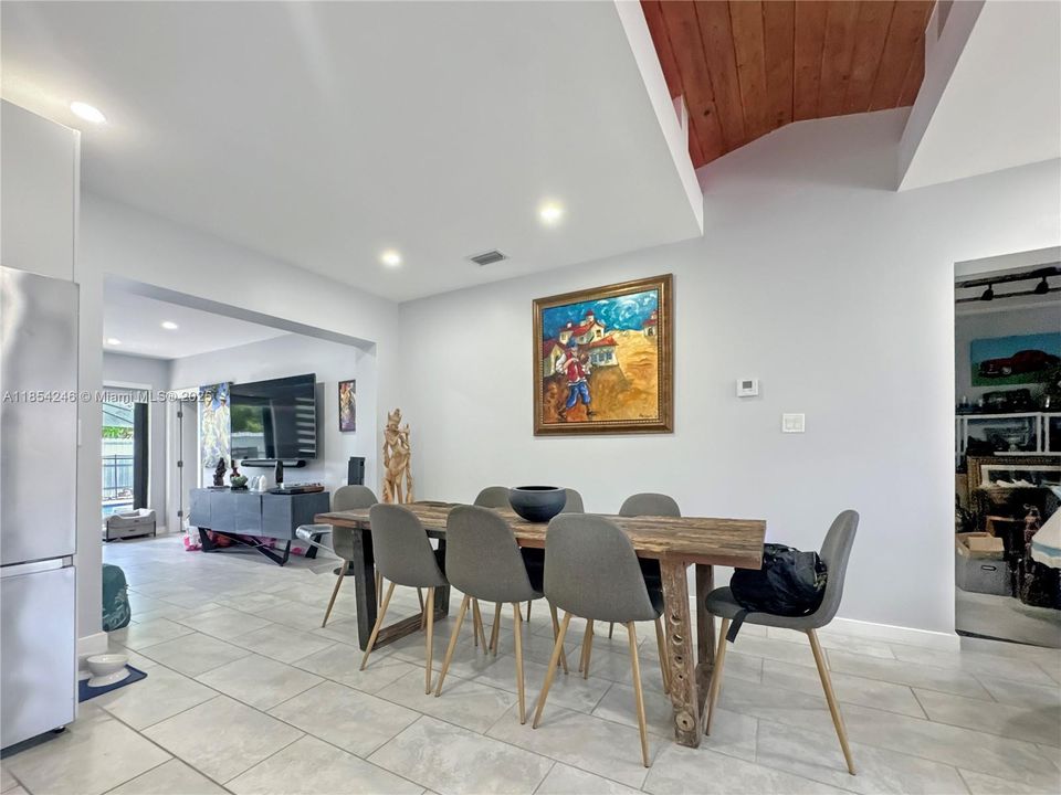 En Venta: $849,000 (4 camas, 2 baños, 1648 Pies cuadrados)