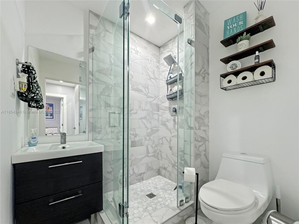 En Venta: $849,000 (4 camas, 2 baños, 1648 Pies cuadrados)