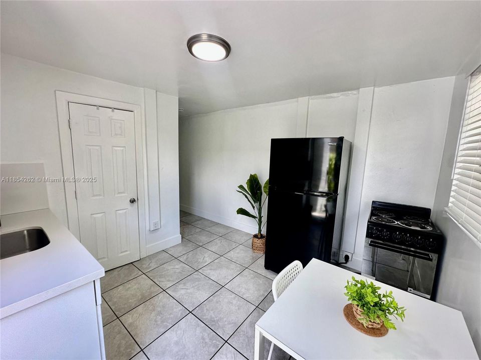 Active With Contract: $1,375 (0 beds, 1 baths, 0 Square Feet)