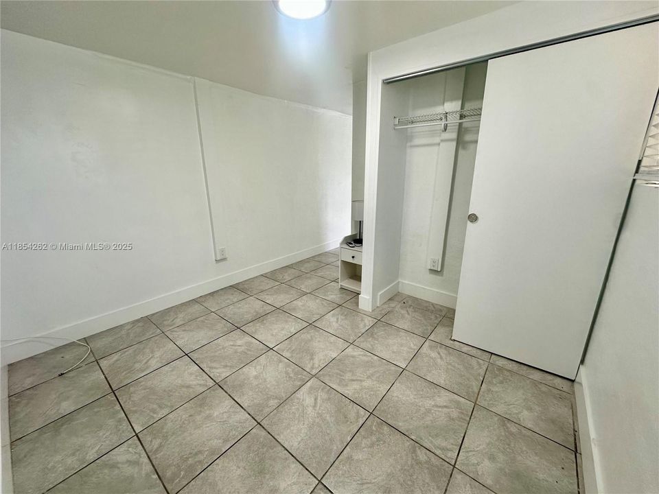 Active With Contract: $1,375 (0 beds, 1 baths, 0 Square Feet)