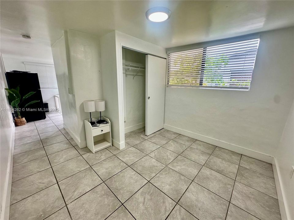 Active With Contract: $1,375 (0 beds, 1 baths, 0 Square Feet)