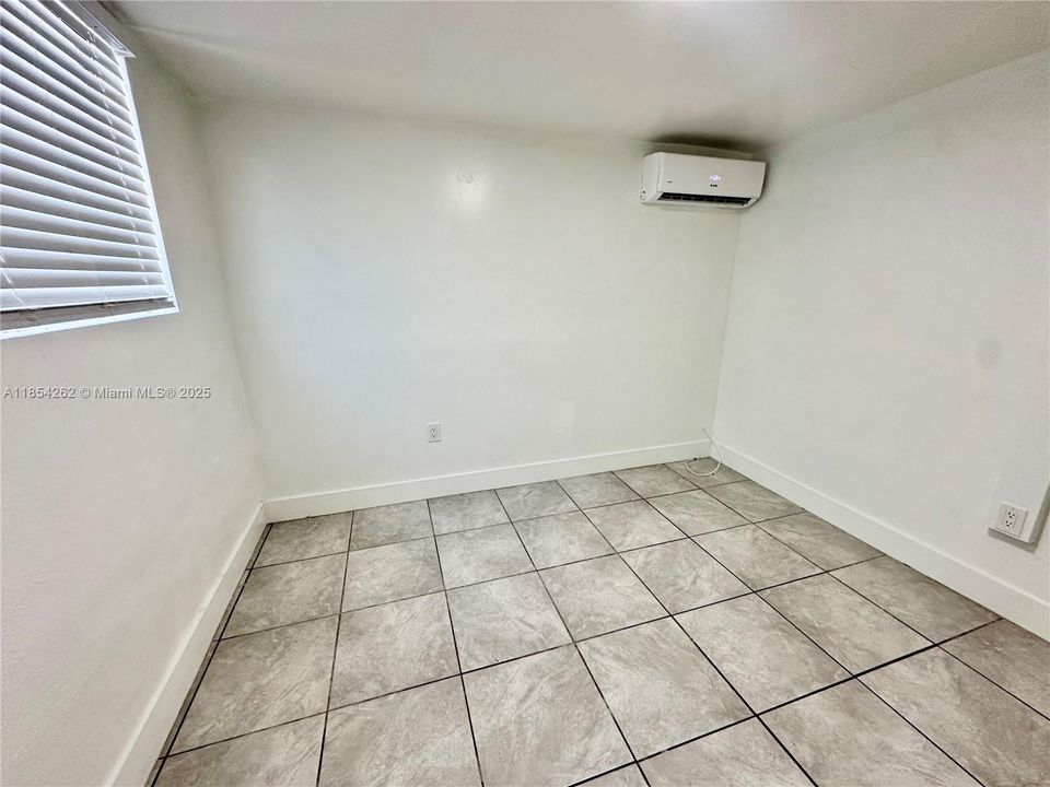 Active With Contract: $1,375 (0 beds, 1 baths, 0 Square Feet)