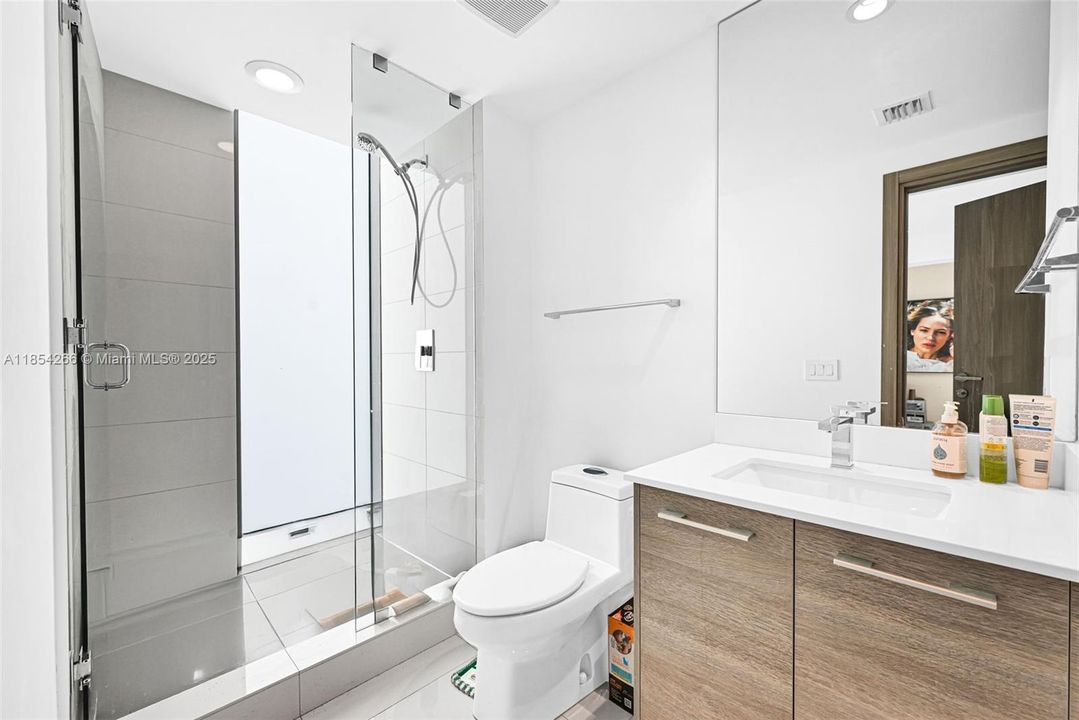 En Venta: $1,450,000 (3 camas, 3 baños, 1646 Pies cuadrados)