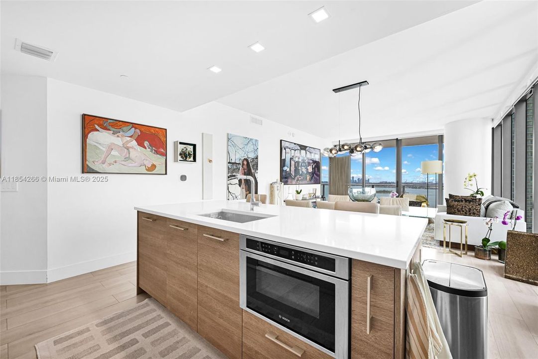 En Venta: $1,450,000 (3 camas, 3 baños, 1646 Pies cuadrados)