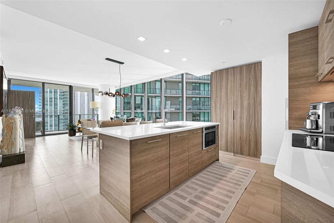 En Venta: $1,450,000 (3 camas, 3 baños, 1646 Pies cuadrados)