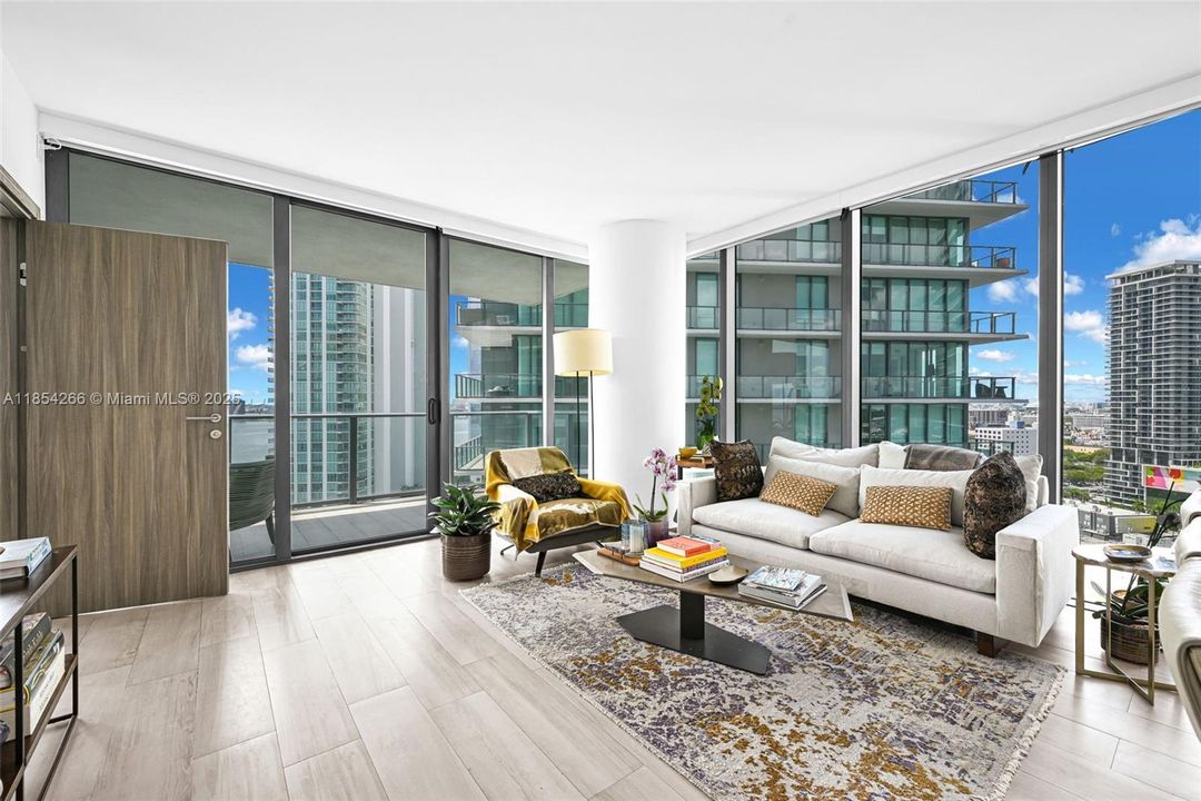 En Venta: $1,450,000 (3 camas, 3 baños, 1646 Pies cuadrados)