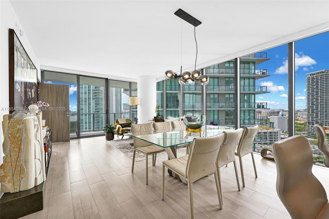 En Venta: $1,450,000 (3 camas, 3 baños, 1646 Pies cuadrados)