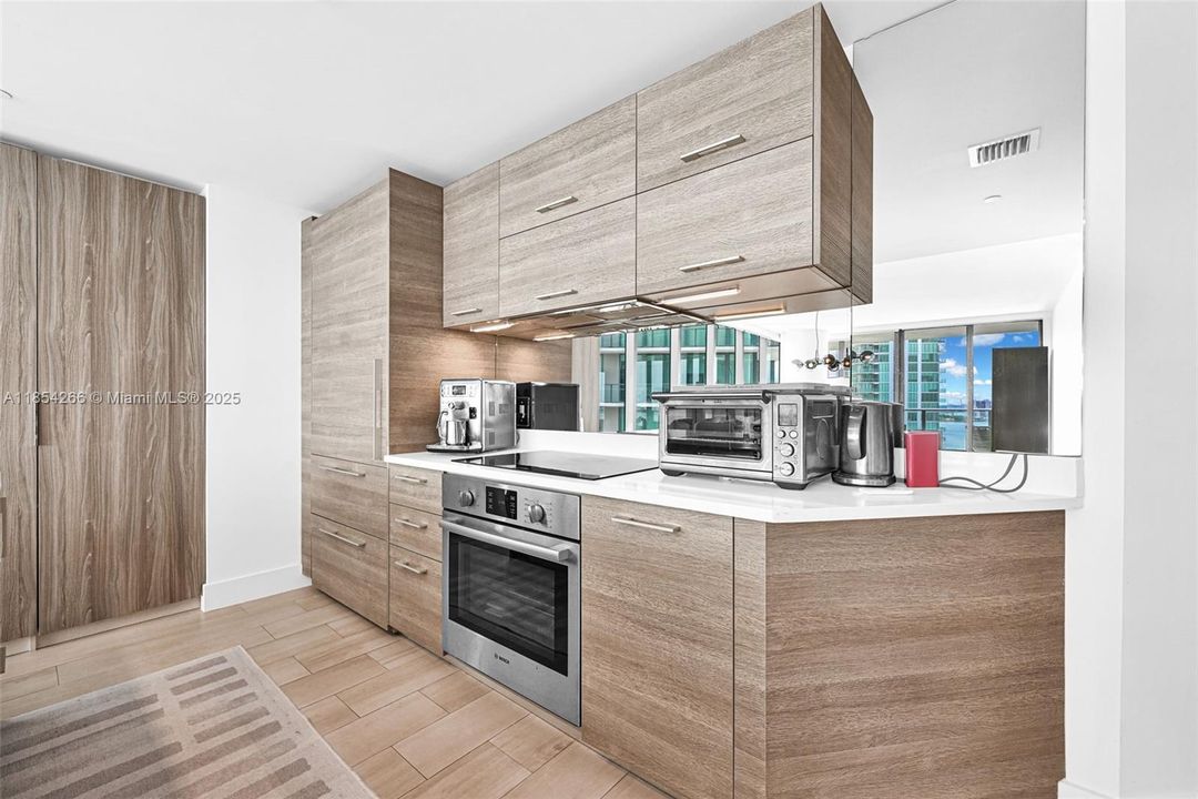 En Venta: $1,450,000 (3 camas, 3 baños, 1646 Pies cuadrados)