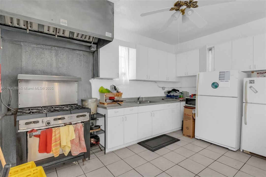 合同活跃: $700,000 (0 贝兹, 0 浴室, 0 平方英尺)