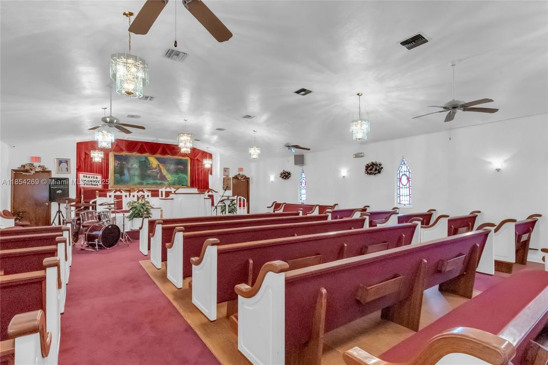 合同活跃: $700,000 (0 贝兹, 0 浴室, 0 平方英尺)