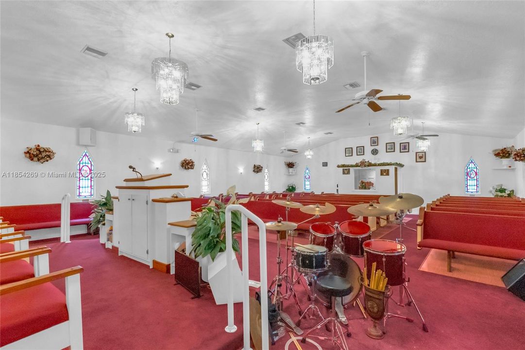 合同活跃: $700,000 (0 贝兹, 0 浴室, 0 平方英尺)