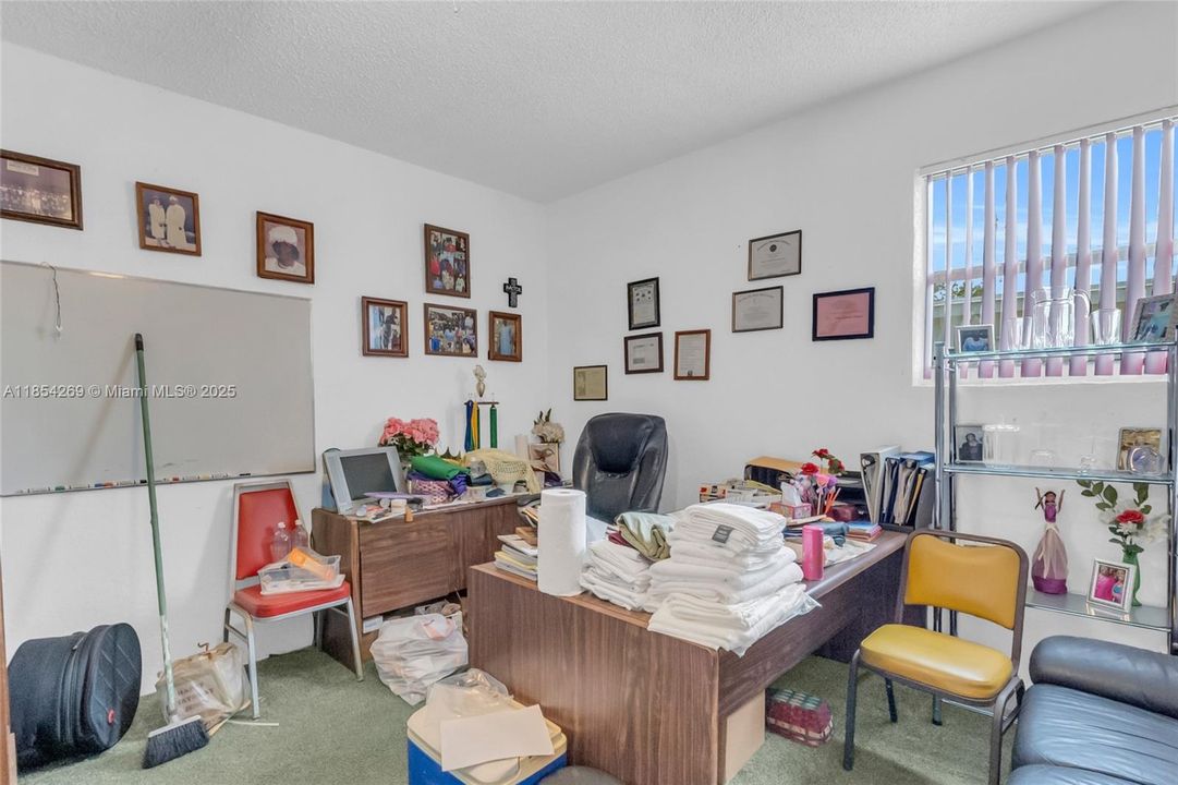 合同活跃: $700,000 (0 贝兹, 0 浴室, 0 平方英尺)