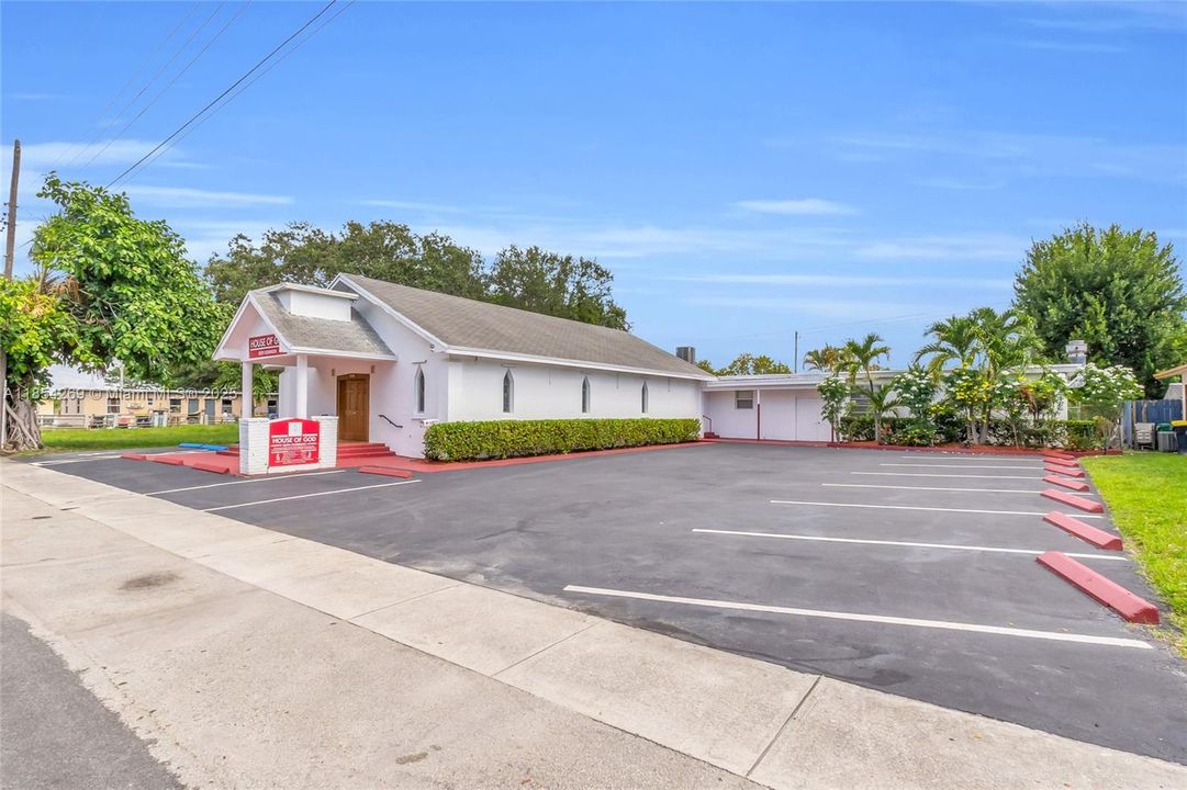 合同活跃: $700,000 (0 贝兹, 0 浴室, 0 平方英尺)