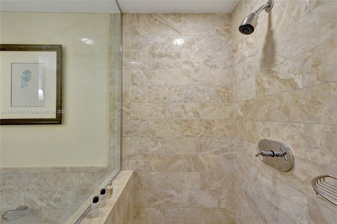 En Venta: $820,000 (0 camas, 1 baños, 624 Pies cuadrados)