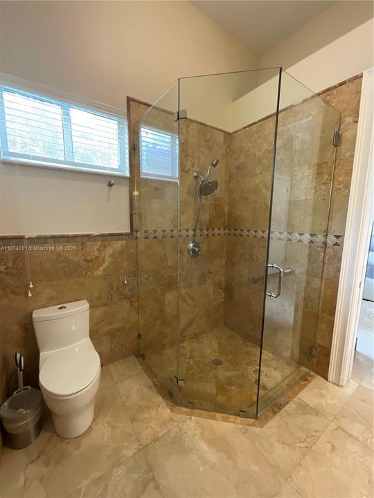 最近租的: $8,500 (4 贝兹, 3 浴室, 2852 平方英尺)