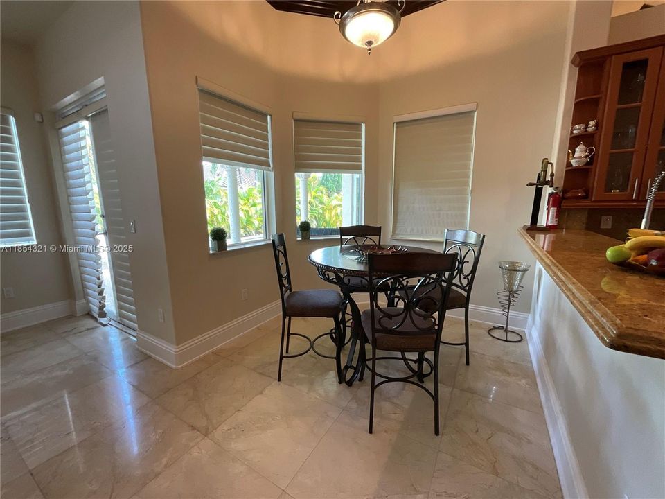 最近租的: $8,500 (4 贝兹, 3 浴室, 2852 平方英尺)