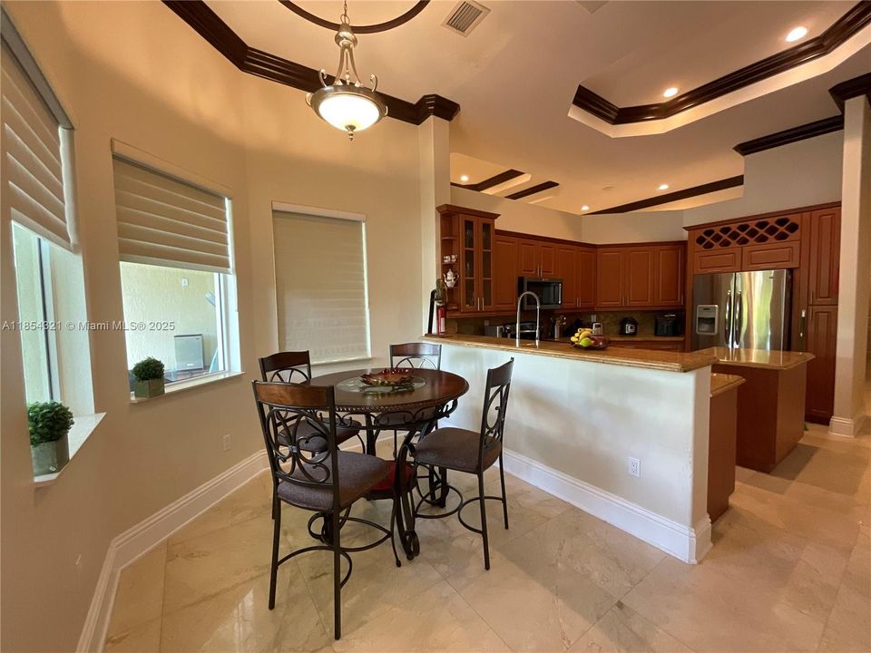 最近租的: $8,500 (4 贝兹, 3 浴室, 2852 平方英尺)