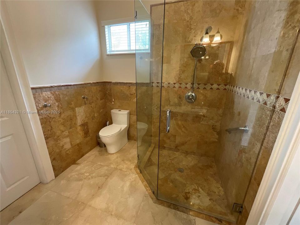 最近租的: $8,500 (4 贝兹, 3 浴室, 2852 平方英尺)