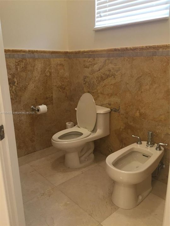 最近租的: $8,500 (4 贝兹, 3 浴室, 2852 平方英尺)