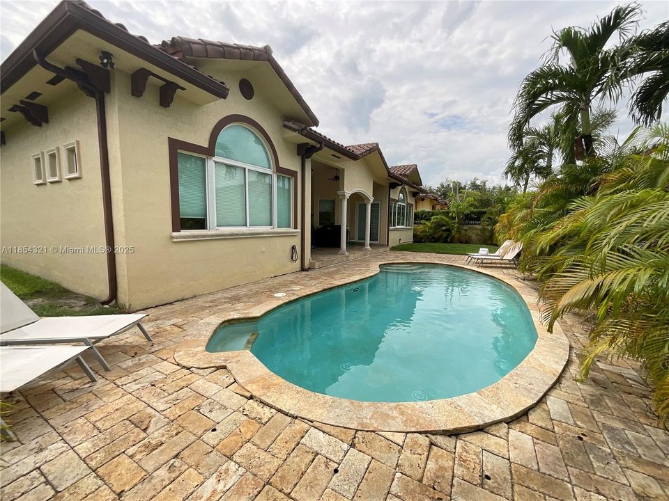 最近租的: $8,500 (4 贝兹, 3 浴室, 2852 平方英尺)