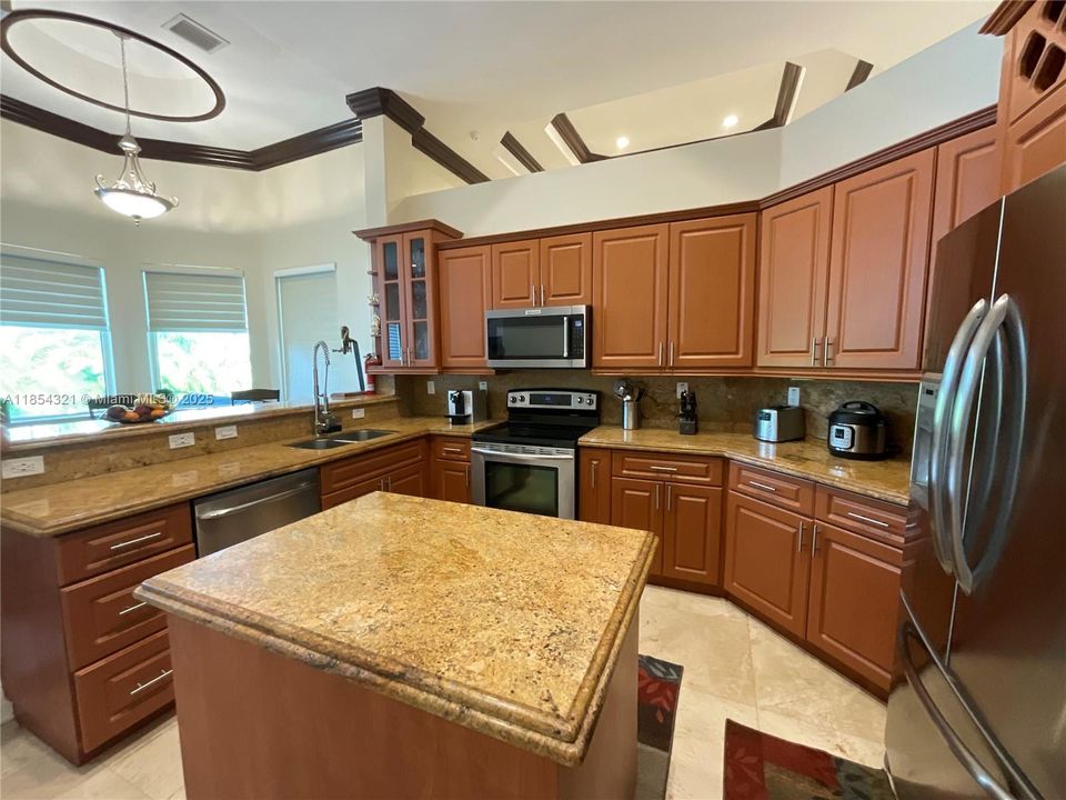 最近租的: $8,500 (4 贝兹, 3 浴室, 2852 平方英尺)