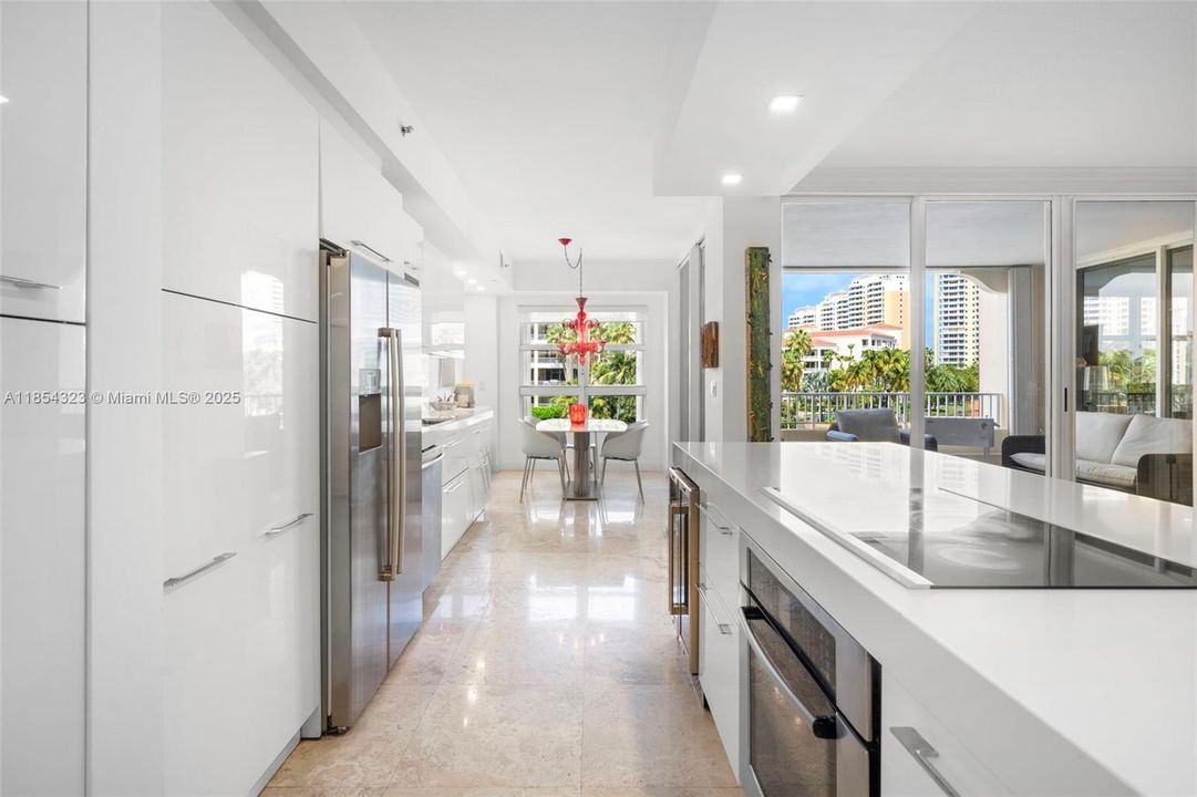 For Sale: $2,550,000 (3 beds, 3 baths, 2174 Square Feet)