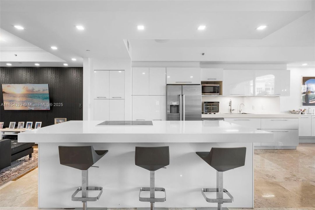 For Sale: $2,550,000 (3 beds, 3 baths, 2174 Square Feet)