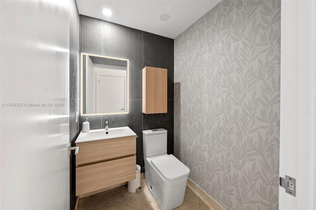 For Sale: $2,550,000 (3 beds, 3 baths, 2174 Square Feet)