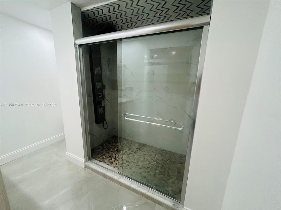 For Sale: $320,000 (3 beds, 2 baths, 1859 Square Feet)