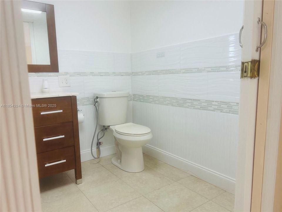 For Sale: $320,000 (3 beds, 2 baths, 1859 Square Feet)