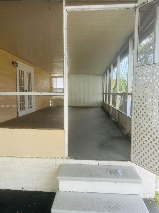 For Sale: $320,000 (3 beds, 2 baths, 1859 Square Feet)