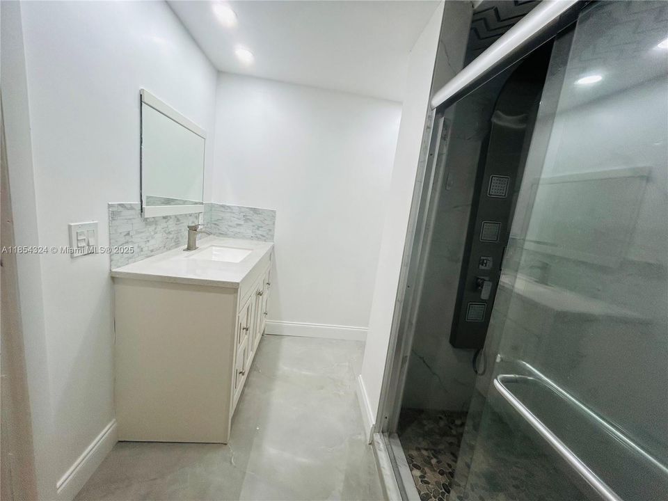 For Sale: $320,000 (3 beds, 2 baths, 1859 Square Feet)