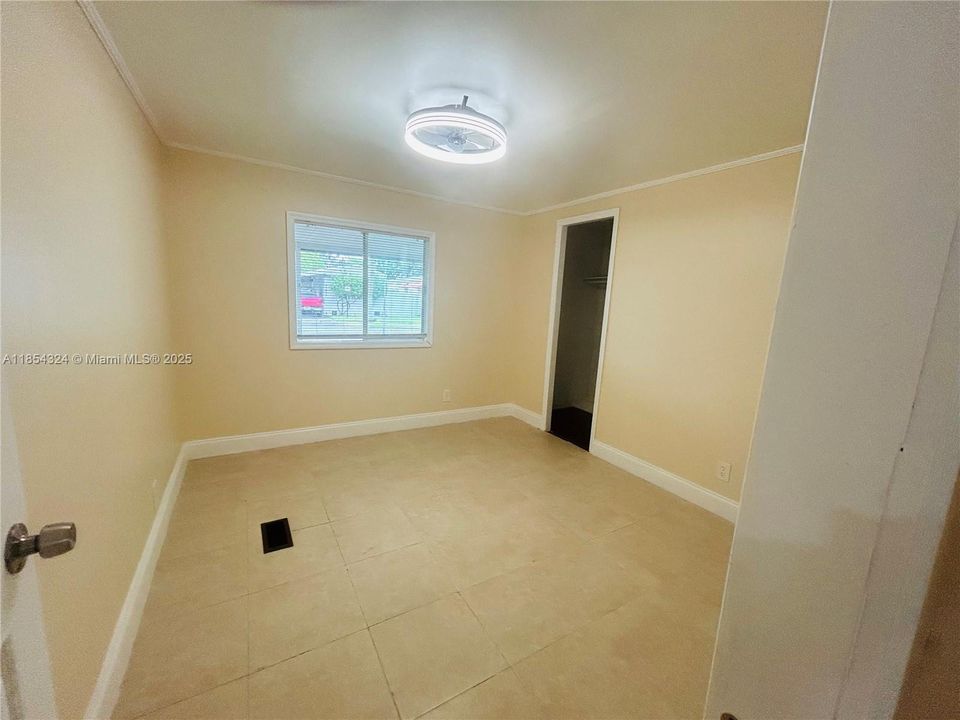 For Sale: $320,000 (3 beds, 2 baths, 1859 Square Feet)