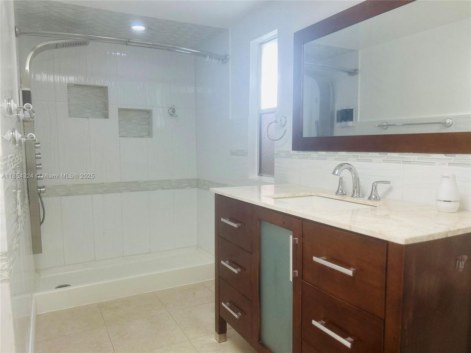 For Sale: $320,000 (3 beds, 2 baths, 1859 Square Feet)