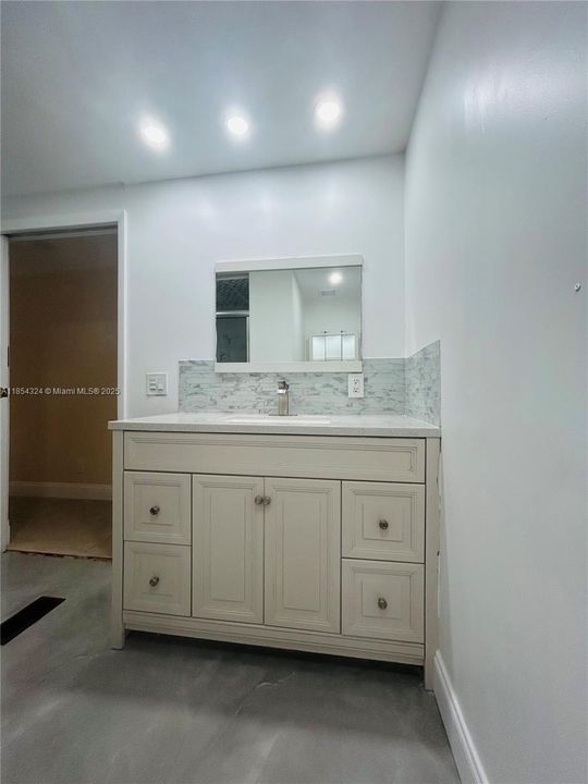 For Sale: $320,000 (3 beds, 2 baths, 1859 Square Feet)