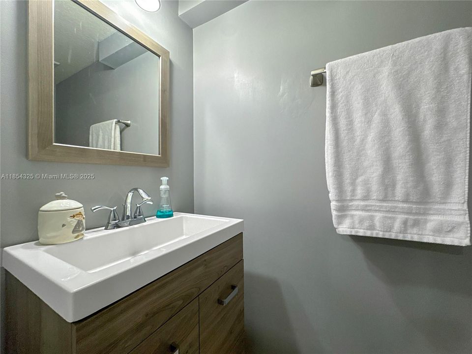 For Sale: $429,900 (3 beds, 2 baths, 1463 Square Feet)