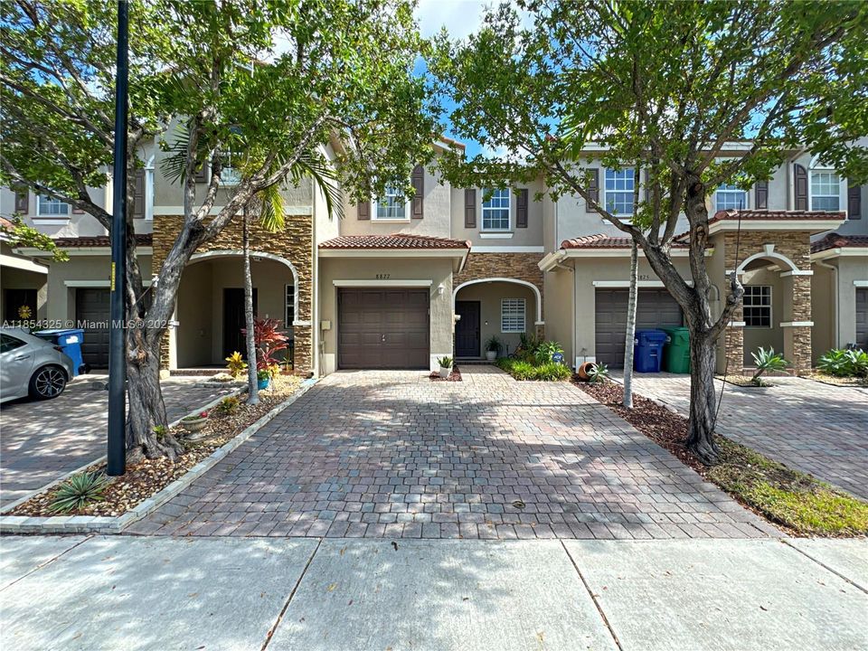 For Sale: $429,900 (3 beds, 2 baths, 1463 Square Feet)