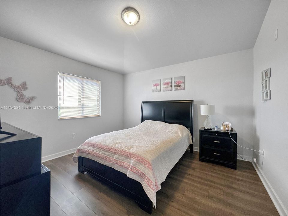 Active With Contract: $339,000 (3 beds, 2 baths, 1264 Square Feet)