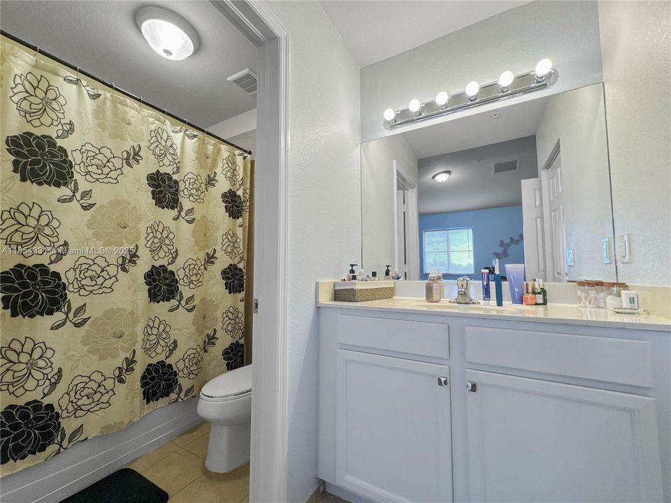 Active With Contract: $339,000 (3 beds, 2 baths, 1264 Square Feet)