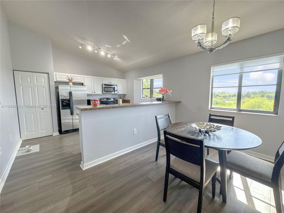 Active With Contract: $339,000 (3 beds, 2 baths, 1264 Square Feet)