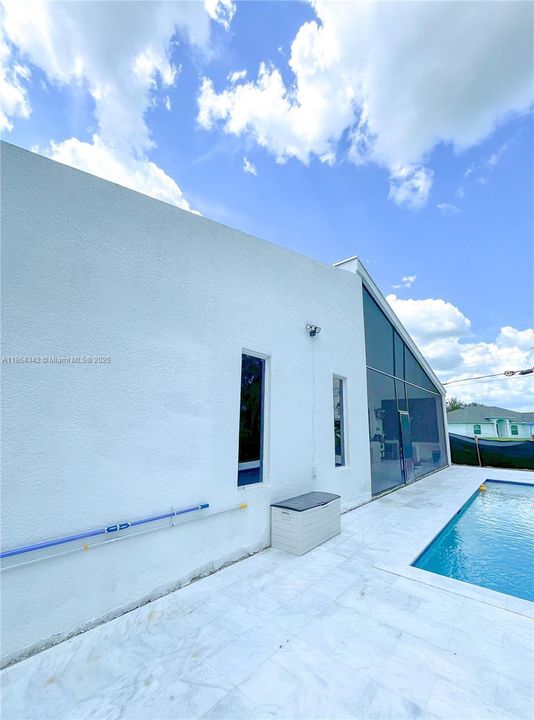 En Venta: $425,000 (3 camas, 2 baños, 1680 Pies cuadrados)