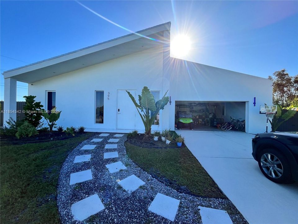 En Venta: $425,000 (3 camas, 2 baños, 1680 Pies cuadrados)