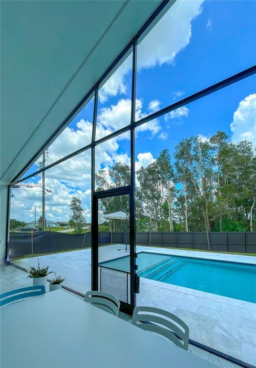 En Venta: $425,000 (3 camas, 2 baños, 1680 Pies cuadrados)