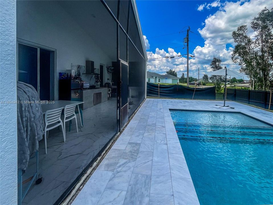 En Venta: $425,000 (3 camas, 2 baños, 1680 Pies cuadrados)