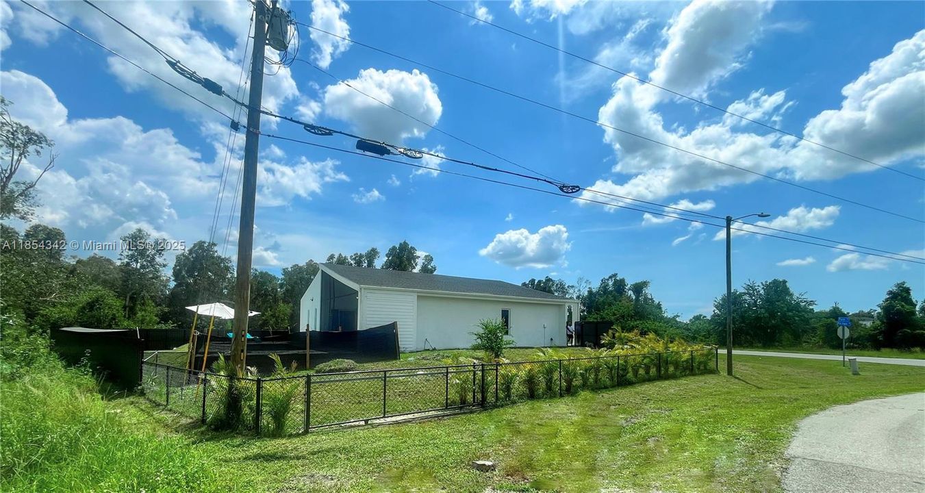 En Venta: $425,000 (3 camas, 2 baños, 1680 Pies cuadrados)