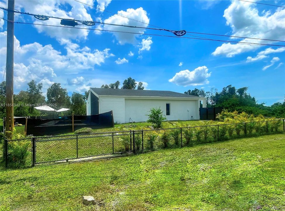 En Venta: $425,000 (3 camas, 2 baños, 1680 Pies cuadrados)