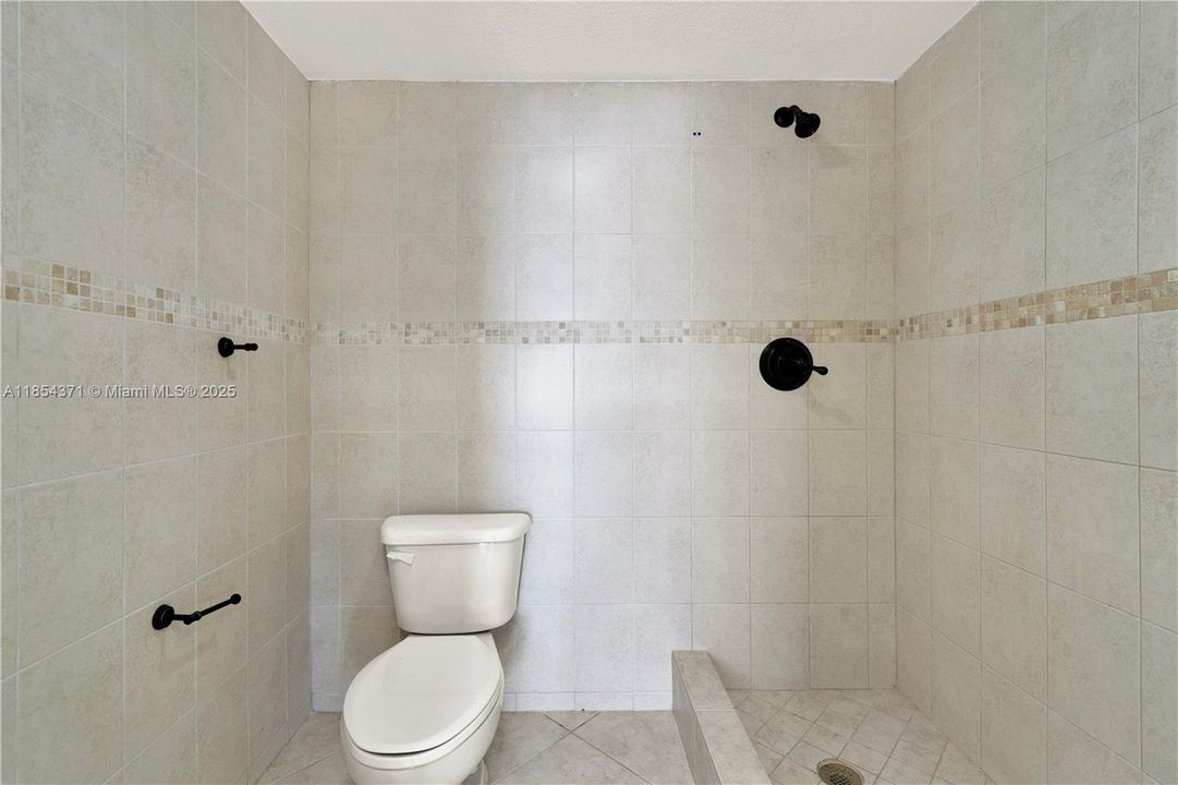 En Venta: $299,000 (3 camas, 2 baños, 1016 Pies cuadrados)