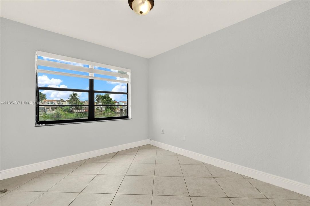 En Venta: $299,000 (3 camas, 2 baños, 1016 Pies cuadrados)